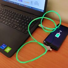 Foerster - svítící USB kabel